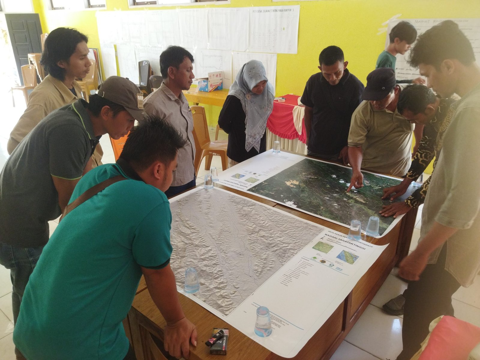 Community members participating in land-use planning in Riau and West Sumatra